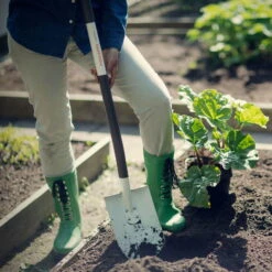 Fiskars Light Gärtnerspaten Spitz 5 Fiskars Light Gärtnerspaten Spitz -Stilvolles Gartenmöbelgeschäft 0920100998 Light Gaertnerspaten spitz 2 107009