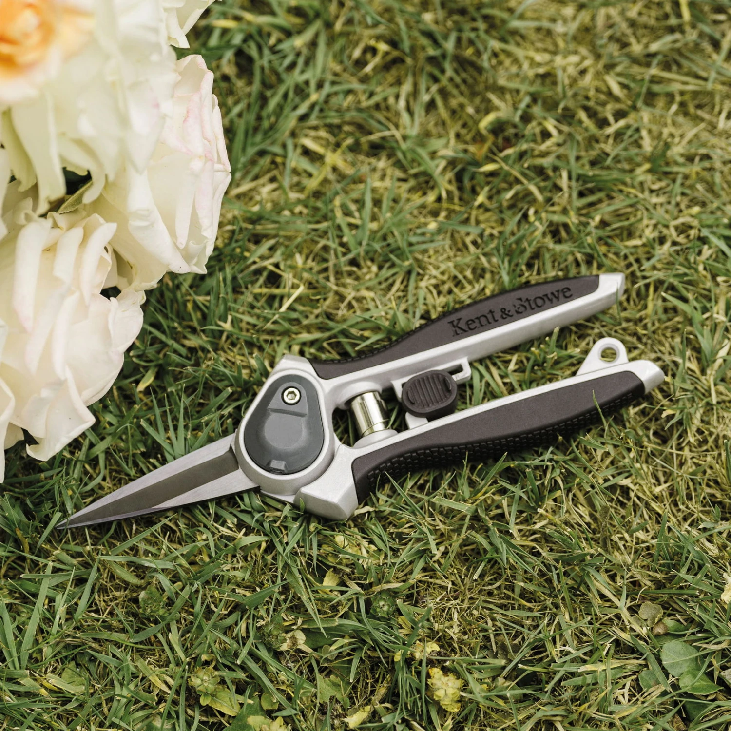 Blumen-Gartenschere, Carbonstahl 1 Blumen-Gartenschere, Carbonstahl