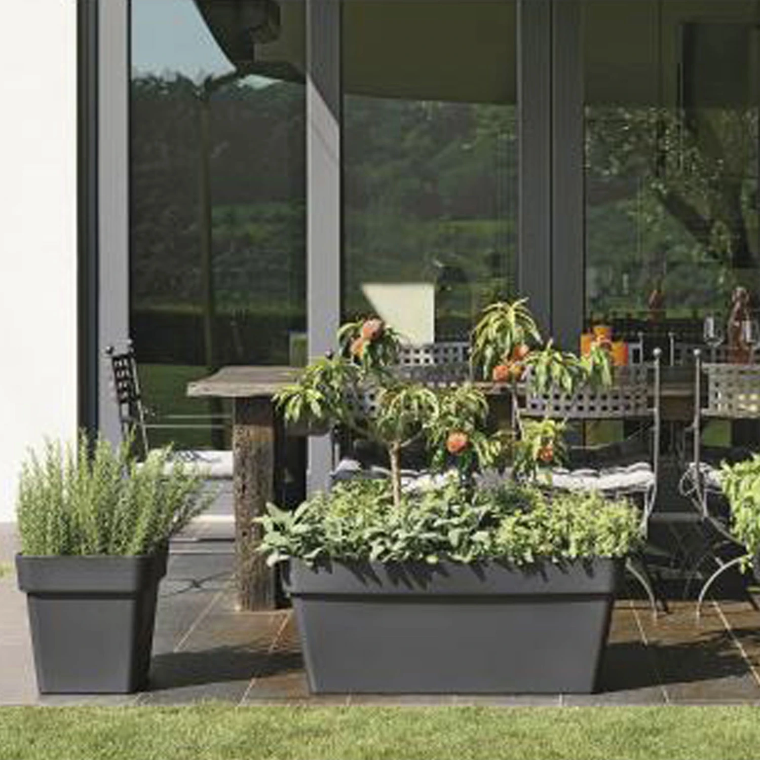 Euro 3 Plast Pflanzkübel "Mitu Pac Quadro" Anthrazit, 40 Cm, Erdvol. 41 L 1 Euro 3 Plast Pflanzkübel "Mitu Pac Quadro" Anthrazit, 40 Cm, Erdvol. 41 L