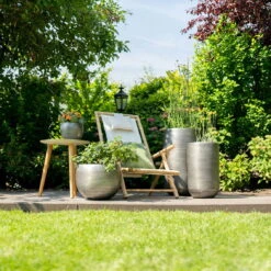 Pflanzgefäß 'Rowen', Silber, Ø 47 X H 82 Cm -Stilvolles Gartenmöbelgeschäft 3210801614 3210801615 3210801617 3210801618 3210801635 3210801636 3210801637 3210801638 Pflanzgefaess Rowen silber 2 114961